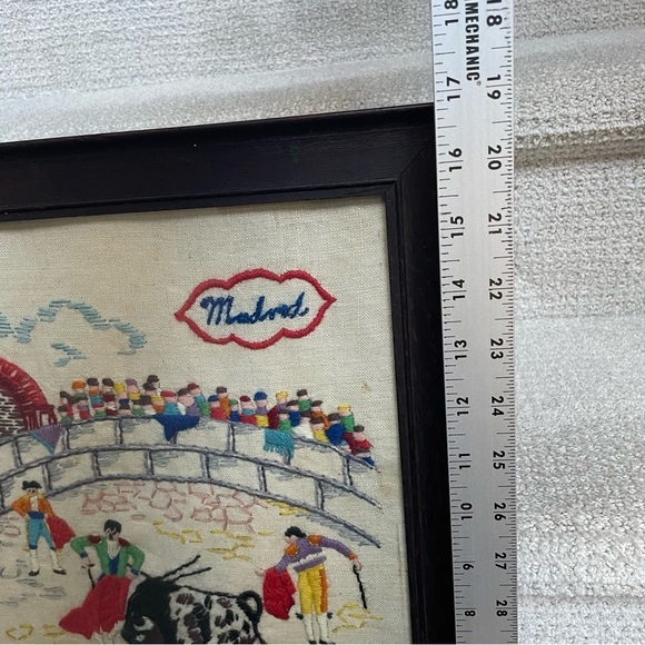 Vintage Needlework Crewl Souvenir Pillow Cover Madrid Spain Wood Frame Folk Art - Picture 9 of 10